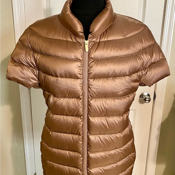 Martha Stewart Women’s Cap Sleeve Sleeve Puffer Vest - Bronze/Gold - Size XL - Picture 2 of 5